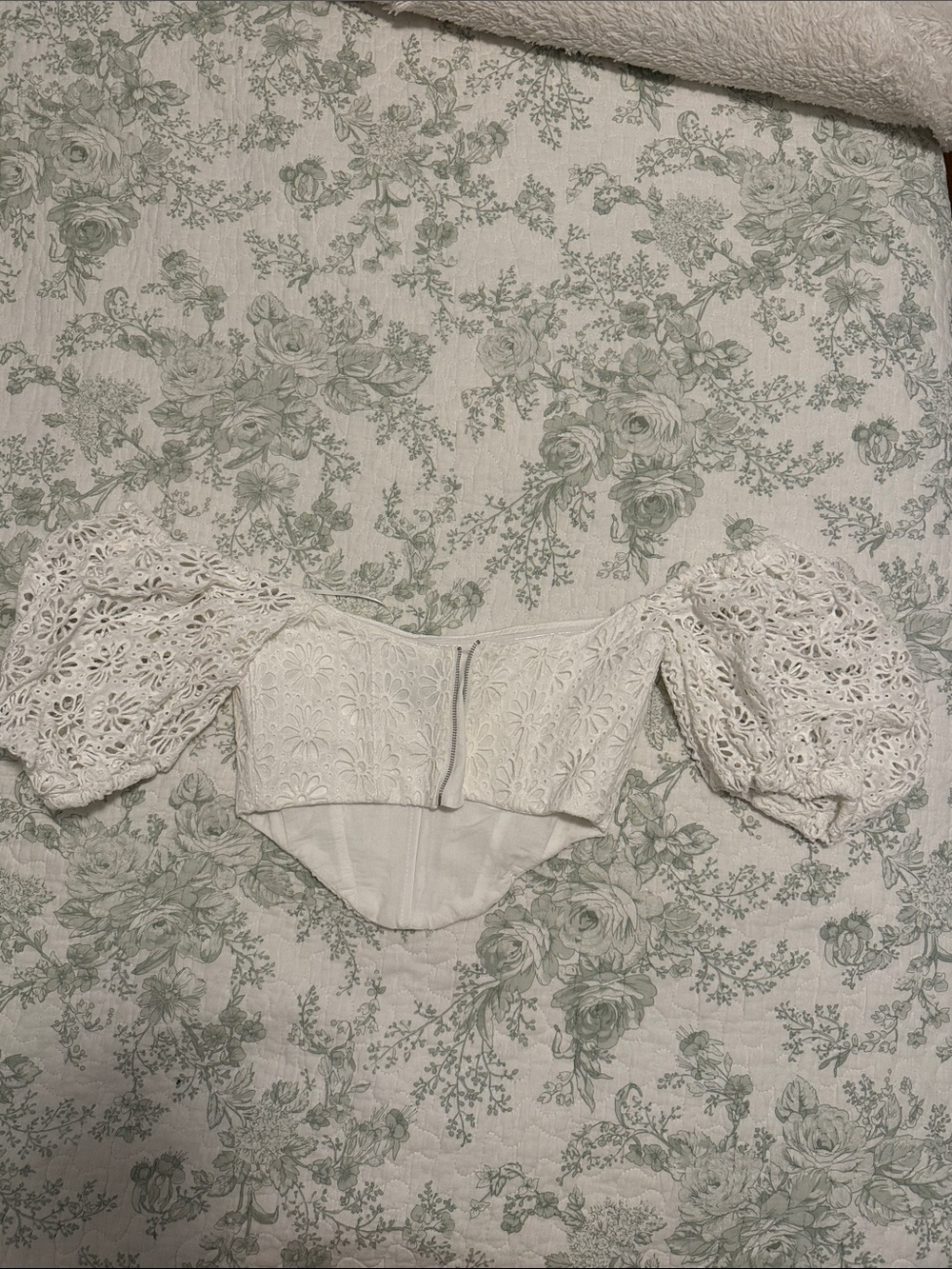 White Eyelet Puff-Sleeve Corset Top - Women - Picture 5 of 6